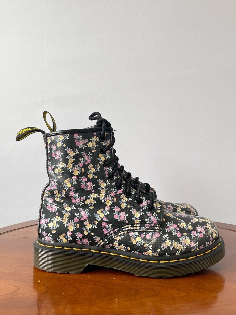 Dr Martens Women's Floral 1460 Mini Tydee 8 Eyelet Black Boots | US 5